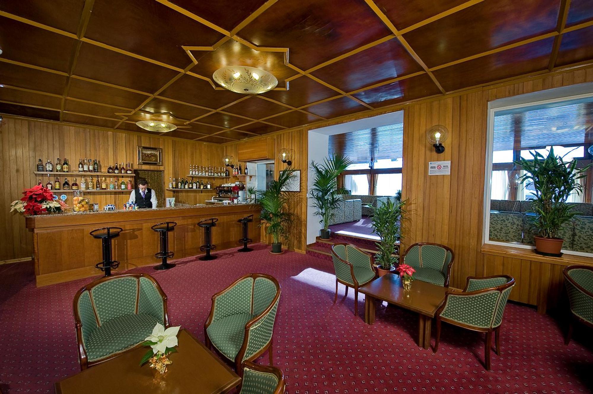 Th San Martino - Majestic Dolomiti Hotel Сан Мартино ди Кастроза Екстериор снимка